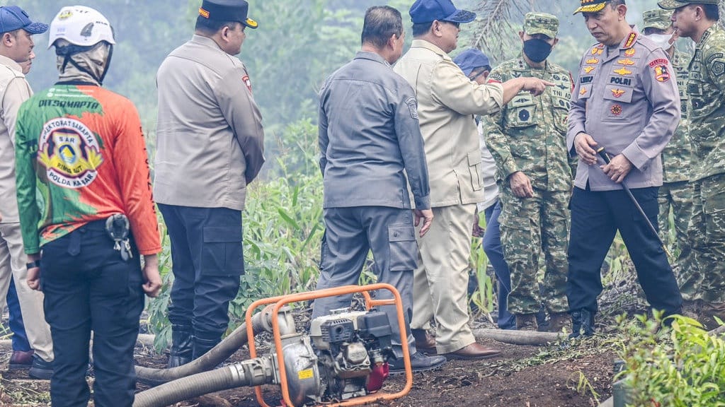 Prabowo Minta Perda yang Izinkan Bakar Lahan agar Direvisi Prabowo Minta Perda yang Izinkan Bakar Lahan agar Direvisi