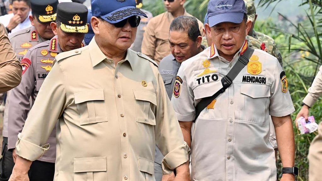 Mendagri Tito Dampingi Presiden Tinjau Karhutla di Kalbar Mendagri Tito Dampingi Presiden Tinjau Karhutla di Kalbar