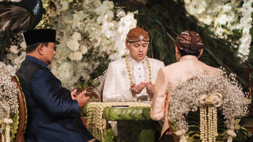 Prabowo Jadi Saksi Nikah Sespri: Sudah Seperti Putra Sendiri Prabowo Jadi Saksi Nikah Sespri: Sudah Seperti Putra Sendiri