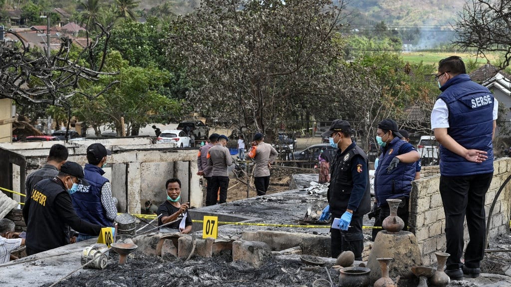 Belajar Kasus Kebakaran Sade: Mitigasi Kampung Adat Masih Nol Belajar Kasus Kebakaran Sade: Mitigasi Kampung Adat Masih Nol