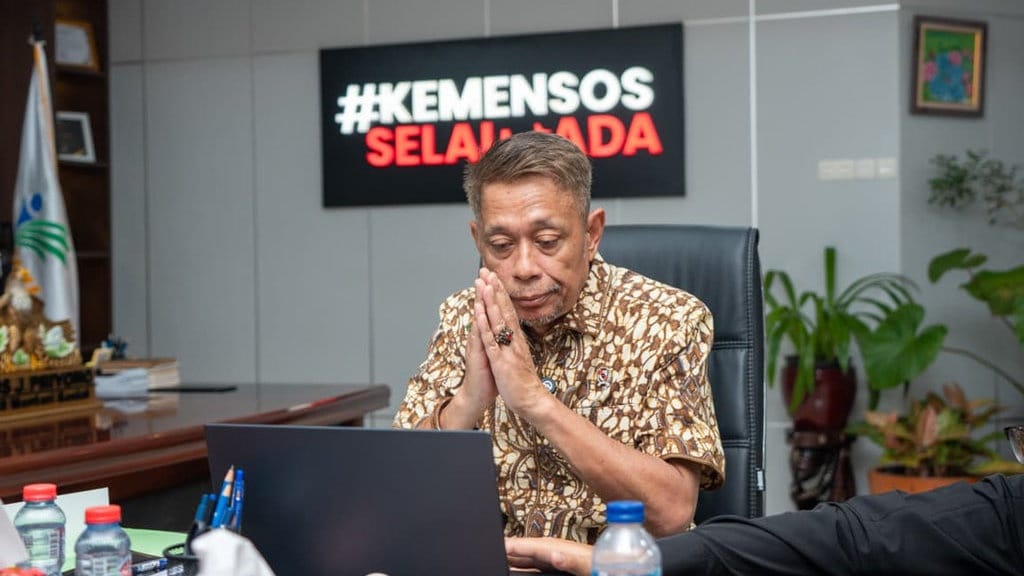Bicara di Seminar UNIROW, Wamensos Ajak Kampus Atasi Kemiskinan Bicara di Seminar UNIROW, Wamensos Ajak Kampus Atasi Kemiskinan