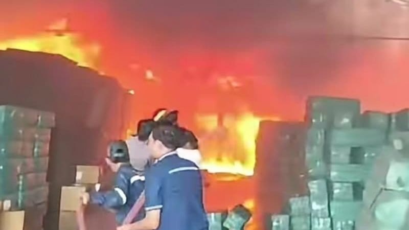 Pabrik Plastik di Serang Terbakar, Belum Diketahui Penyebabnya Pabrik Plastik di Serang Terbakar, Belum Diketahui Penyebabnya