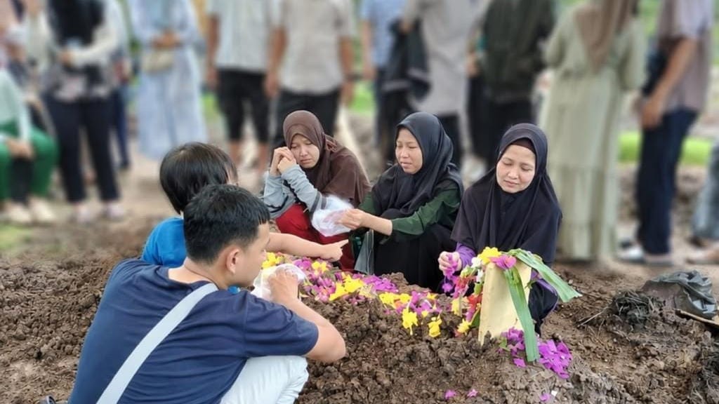 Aroma Malapraktik Operasi Katarak Pensiunan Guru di Palembang Aroma Malapraktik Operasi Katarak Pensiunan Guru di Palembang