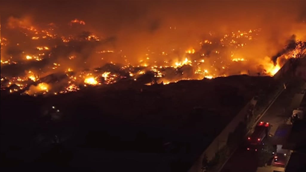 Kronologi Kebakaran Melanda Sunset Road Bali hingga Lahan Hangus Kronologi Kebakaran Melanda Sunset Road Bali hingga Lahan Hangus