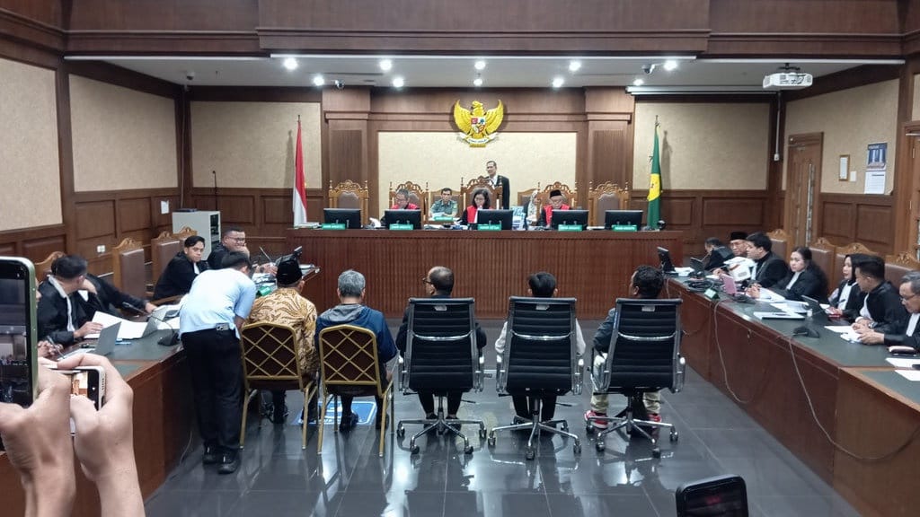 Sopir Gus Alex Akui Dititipi 406 Ribu Dolar AS dari Asrul Azis Sopir Gus Alex Akui Dititipi 406 Ribu Dolar AS dari Asrul Azis