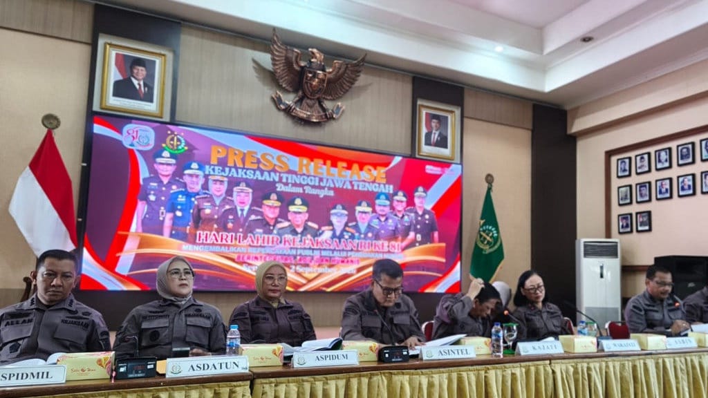 Kejati Sita Rp3 M Kasus Proyek Papan Tulis Digital SMP di Jateng Kejati Sita Rp3 M Kasus Proyek Papan Tulis Digital SMP di Jateng