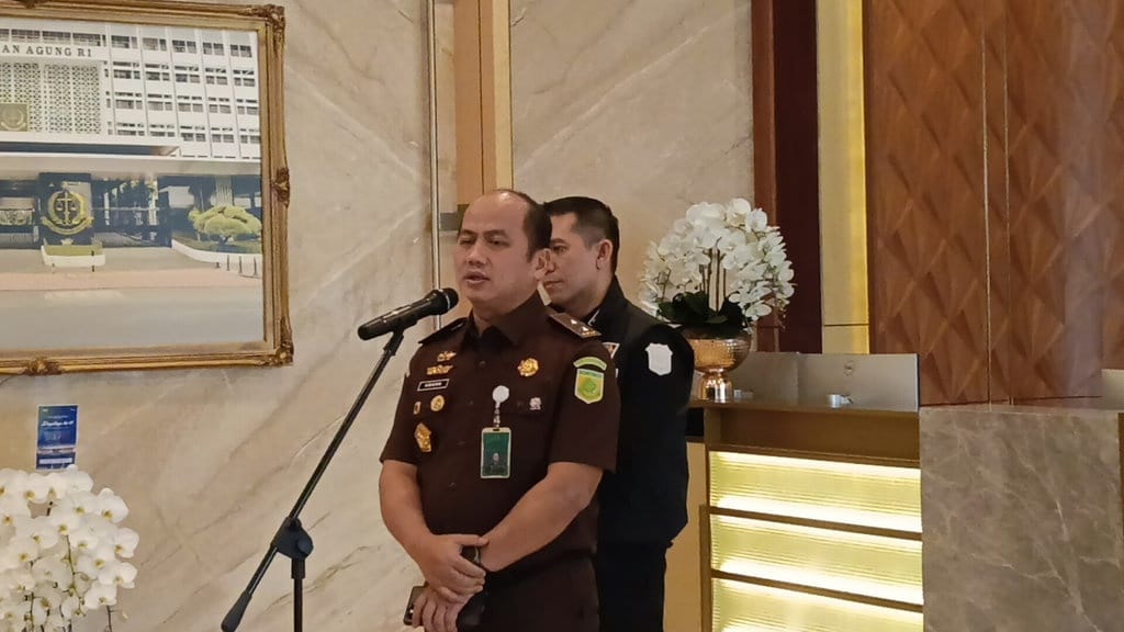 Kejagung Periksa Febrie Adriansyah sebagai Tersangka Dugaan TPPU Kejagung Periksa Febrie Adriansyah sebagai Tersangka Dugaan TPPU