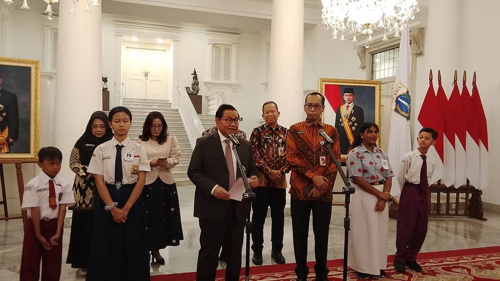 Pramono akan Tindak Hotel-Kafe Pemakai Jasa Angkut Sampah Ilegal Pramono akan Tindak Hotel-Kafe Pemakai Jasa Angkut Sampah Ilegal