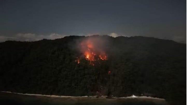 Karhutla Raja Ampat Hanguskan 7,2 Hektare Lahan, Ini Pemicunya Karhutla Raja Ampat Hanguskan 7,2 Hektare Lahan, Ini Pemicunya