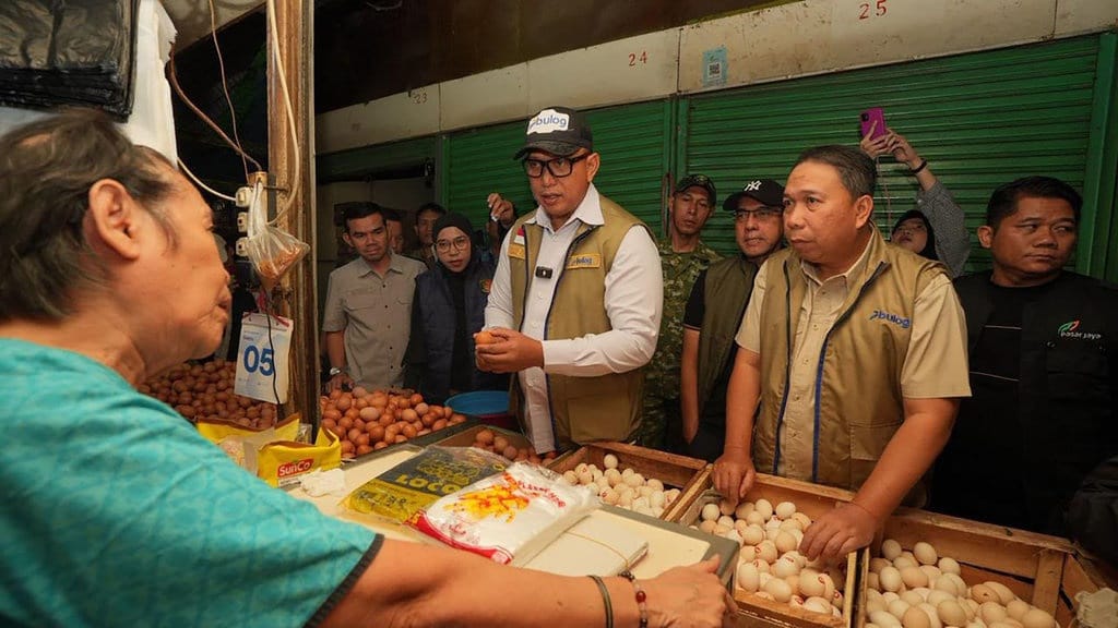 Jajaran Bulog Turun ke Pasar, Pastikan Harga Beras Terkendali Jajaran Bulog Turun ke Pasar, Pastikan Harga Beras Terkendali