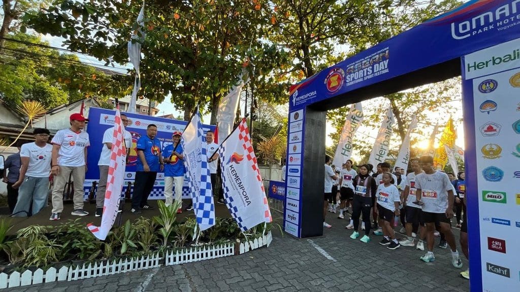 ASEAN Fun Run di Jogja Gaungkan Gerakan Masyarakat Aktif & Bugar ASEAN Fun Run di Jogja Gaungkan Gerakan Masyarakat Aktif & Bugar
