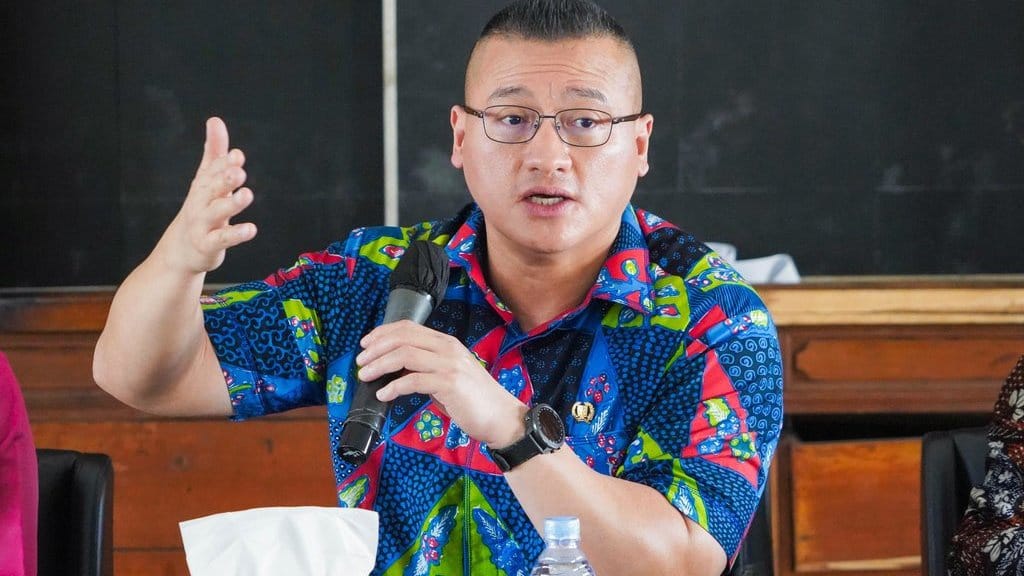 Pemprov DKI Diminta Terus Siaga Tangani Erupsi Anak Krakatau Pemprov DKI Diminta Terus Siaga Tangani Erupsi Anak Krakatau