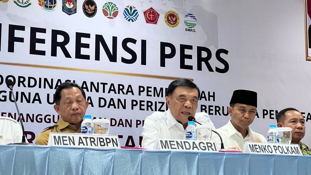 Menkopolkam Kumpulkan Para Pemilik HGU Bahas Penanganan Karhutla Menkopolkam Kumpulkan Para Pemilik HGU Bahas Penanganan Karhutla