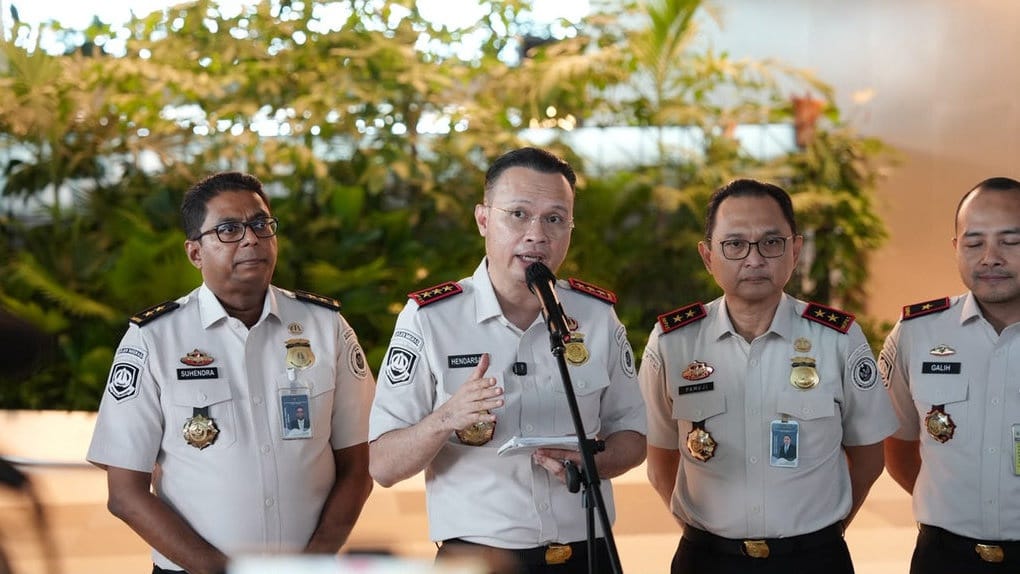 Imigrasi Bebaskan Denda Overstay WNA Terdampak Erupsi GAK Imigrasi Bebaskan Denda Overstay WNA Terdampak Erupsi GAK