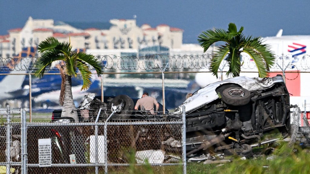 Pesawat Kargo Amazon Kecelakaan di Bandara Miami, 5 Orang Tewas Pesawat Kargo Amazon Kecelakaan di Bandara Miami, 5 Orang Tewas