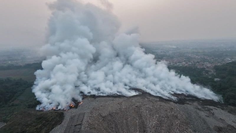 Kawasan TPA Galuga Bogor Terbakar, Pelayanan Ditutup Sehari Kawasan TPA Galuga Bogor Terbakar, Pelayanan Ditutup Sehari