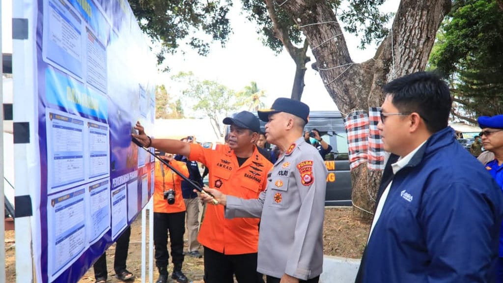 5 Jurnalis Masih Hilang di Selat Sunda, Pencarian Berlanjut 5 Jurnalis Masih Hilang di Selat Sunda, Pencarian Berlanjut