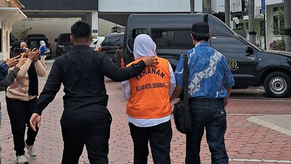 Kasus Lomba Tari Piala Gubernur Jateng: Dosen Semarang Ditahan Kasus Lomba Tari Piala Gubernur Jateng: Dosen Semarang Ditahan