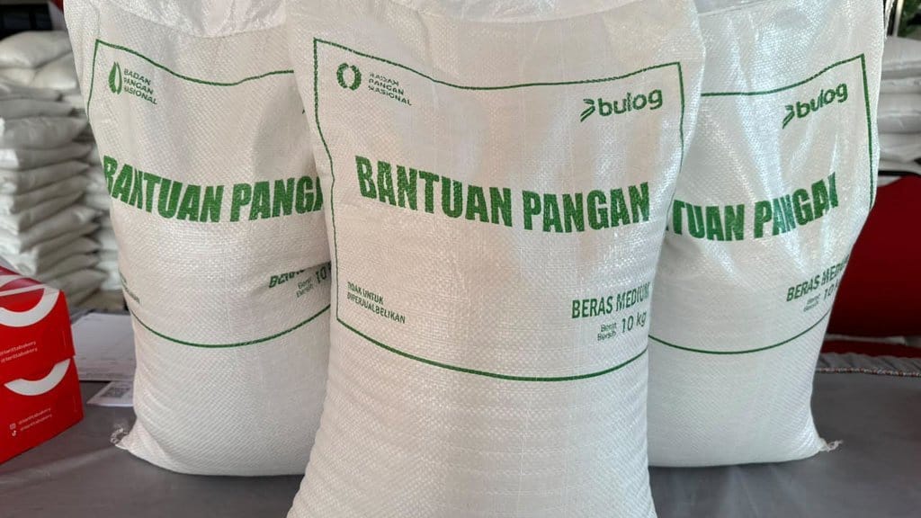 BULOG Cirebon Kawal Bantuan Pangan Beras, Pastikan Tepat Sasaran BULOG Cirebon Kawal Bantuan Pangan Beras, Pastikan Tepat Sasaran