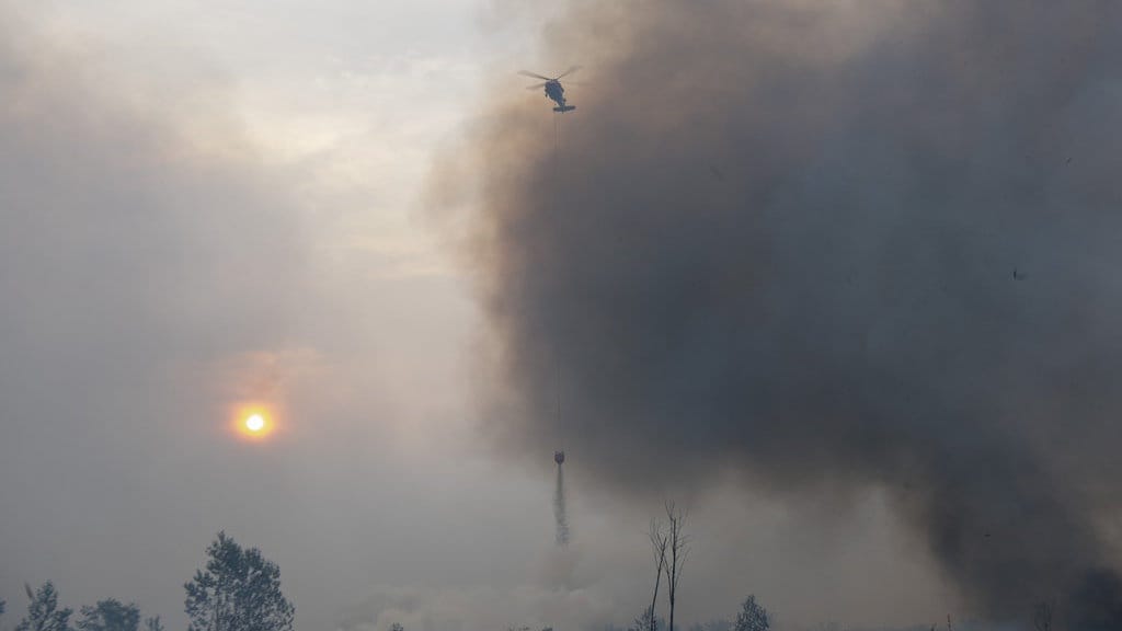 Prabowo Pesan Pesawat Besar untuk Operasi Water Bombing Karhutla Prabowo Pesan Pesawat Besar untuk Operasi Water Bombing Karhutla