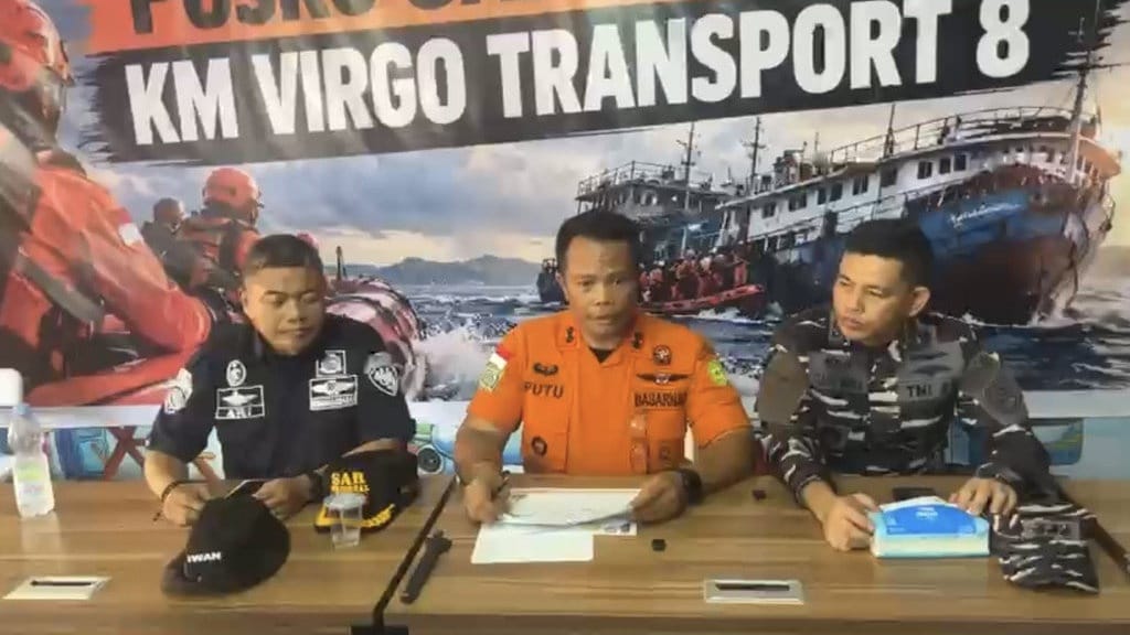 Basarnas Evakuasi 103 Penumpang Kapal Virgo, Satu Tewas Basarnas Evakuasi 103 Penumpang Kapal Virgo, Satu Tewas