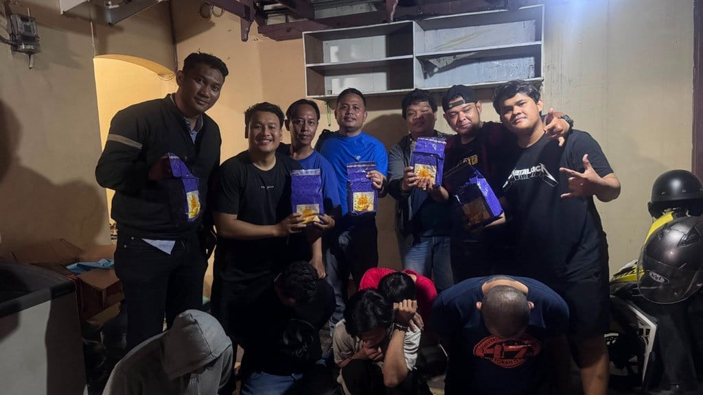 Polisi Ungkap Kasus 5,2 Kg Sabu di Jakbar, 2 Pelaku Ditangkap Polisi Ungkap Kasus 5,2 Kg Sabu di Jakbar, 2 Pelaku Ditangkap