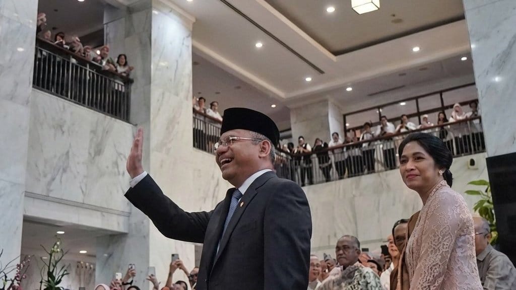 Tiba di Kantor, Suahasil Nazara Disambut Meriah Pegawai Kemenkeu Tiba di Kantor, Suahasil Nazara Disambut Meriah Pegawai Kemenkeu