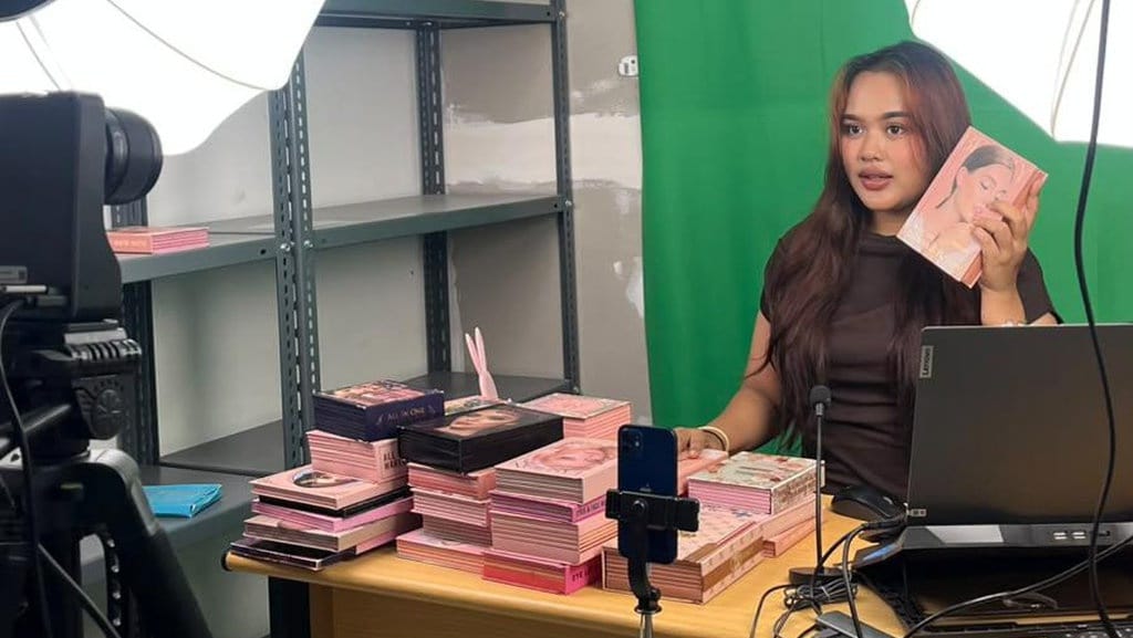 Host Live: Ujung Tombak Menjaga Roda Penjualan Digital Host Live: Ujung Tombak Menjaga Roda Penjualan Digital