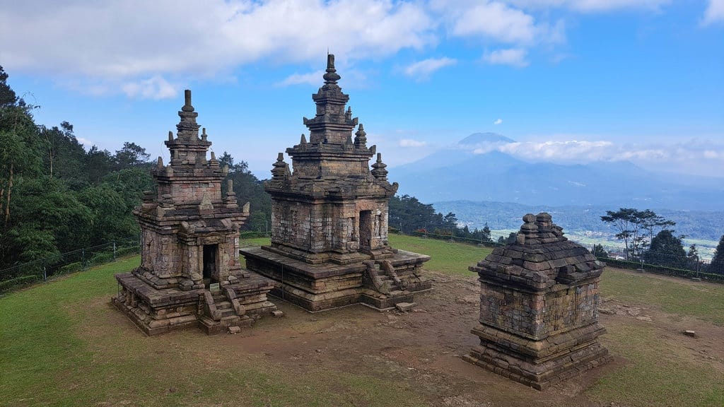 Menanti Ajal Candi Gedong Songo di Genggaman Proyek Geotermal Menanti Ajal Candi Gedong Songo di Genggaman Proyek Geotermal