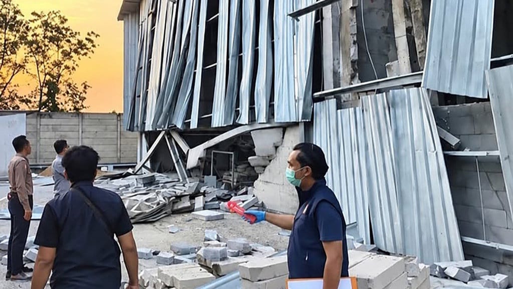 Kronologi Ledakan di Pabrik Blesscon Lamongan: 4 Orang Tewas Kronologi Ledakan di Pabrik Blesscon Lamongan: 4 Orang Tewas