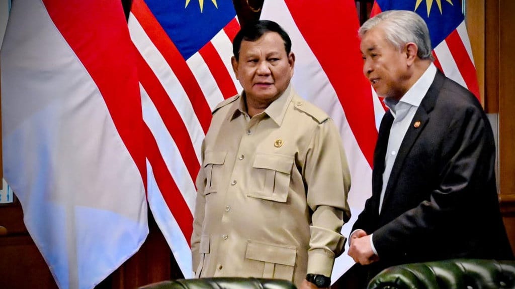 Prabowo Terima Bantuan Malaysia untuk Tangani Karhutla Prabowo Terima Bantuan Malaysia untuk Tangani Karhutla
