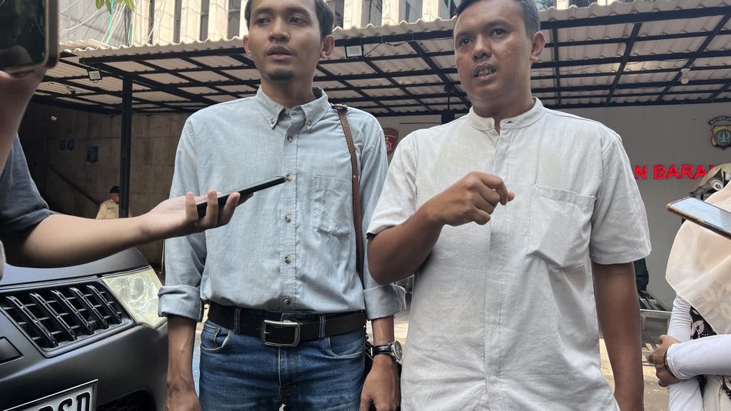 Keluarga Ungkap Kondisi Tersangka Demo di Rutan Polda Metro Jaya Keluarga Ungkap Kondisi Tersangka Demo di Rutan Polda Metro Jaya
