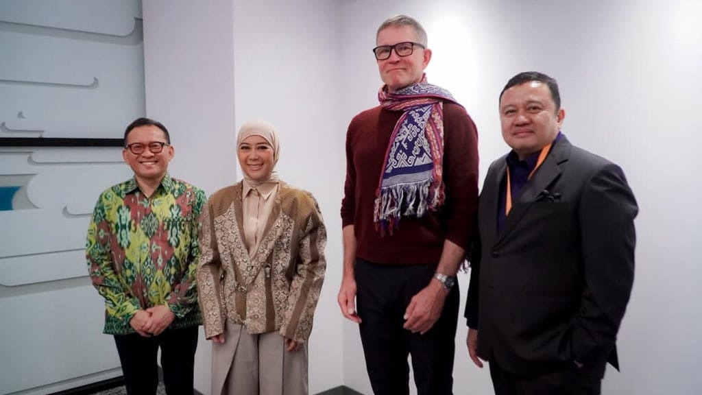 Menkomdigi Temui CEO Roblox, Minta Perlindungan Anak Diperkuat Menkomdigi Temui CEO Roblox, Minta Perlindungan Anak Diperkuat