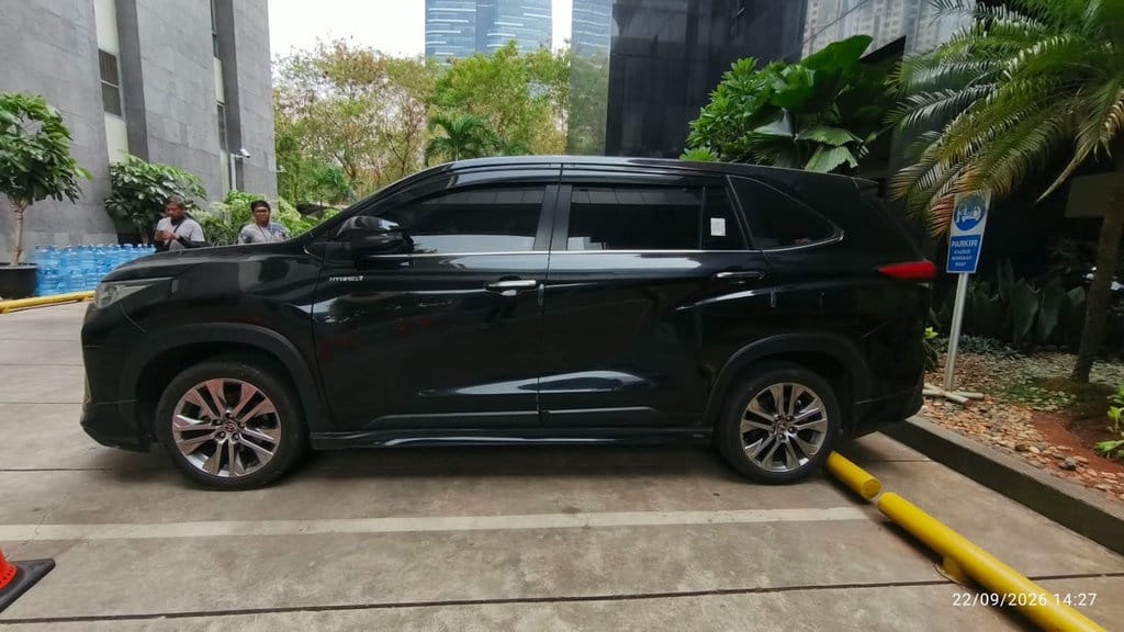 KPK Sita Lagi 1 Mobil dari Anggota DPRD Bengkulu Vinna Leddy KPK Sita Lagi 1 Mobil dari Anggota DPRD Bengkulu Vinna Leddy