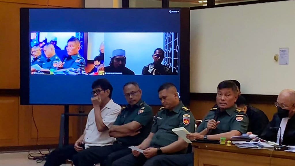 Eks Dirut PT RSA Akui Berikan Mobil Lexus ke Eks Pangdam Widi Eks Dirut PT RSA Akui Berikan Mobil Lexus ke Eks Pangdam Widi