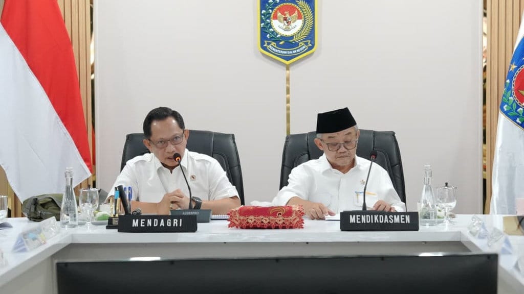 Kasatgas Tito Kawal Pemulihan Pendidikan, 4.922 Sekolah Kembali Kasatgas Tito Kawal Pemulihan Pendidikan, 4.922 Sekolah Kembali