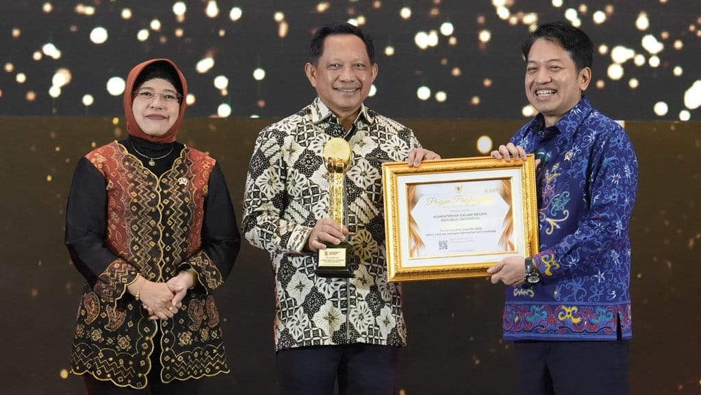 Kemendagri Raih Penghargaan BPS di Anugerah Hari Statistik 2026 Kemendagri Raih Penghargaan BPS di Anugerah Hari Statistik 2026