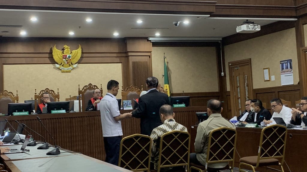 Ayah Terdakwa Orlando Larang Anaknya Pasang Badan untuk Atasan Ayah Terdakwa Orlando Larang Anaknya Pasang Badan untuk Atasan
