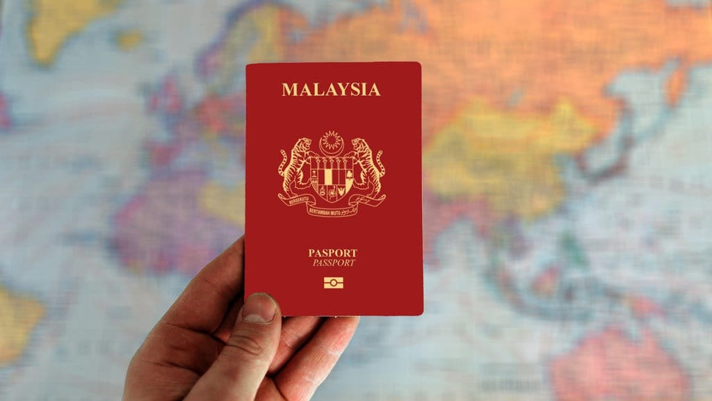 Mengapa Paspor Indonesia Kalah dari Malaysia? Mengapa Paspor Indonesia Kalah dari Malaysia?