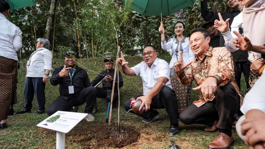 Menteri LH Soroti Ekowisata dari Dusun Bambu menuju EIGER Nature Menteri LH Soroti Ekowisata dari Dusun Bambu menuju EIGER Nature