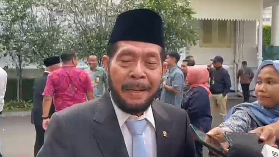 Anwar Usman Ogah Komentar Gugatan Ijazah Gibran di MK Anwar Usman Ogah Komentar Gugatan Ijazah Gibran di MK