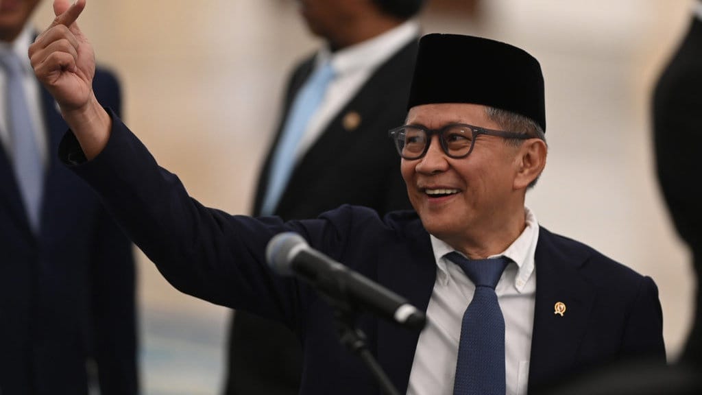 Rocky Gerung Respons Banjir Kritik usai Masuk Wantimpres Rocky Gerung Respons Banjir Kritik usai Masuk Wantimpres