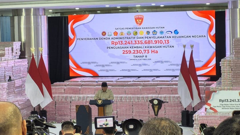 Prabowo Beri Promosi & Bintang Anggota Satgas PKH Berprestasi Prabowo Beri Promosi & Bintang Anggota Satgas PKH Berprestasi