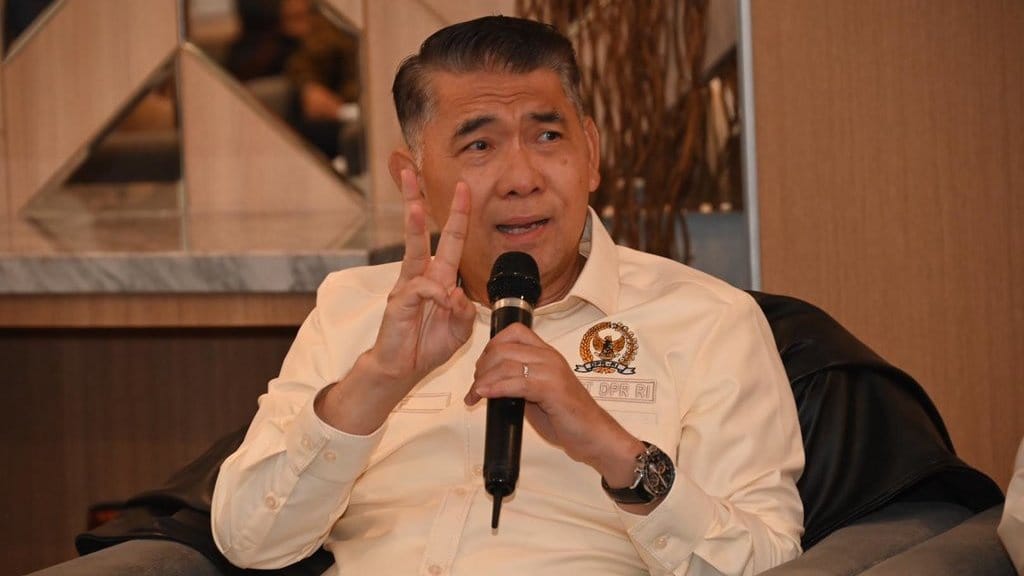 Syarif Fasha Minta Pemerintah Evaluasi Komponen Harga Avtur Syarif Fasha Minta Pemerintah Evaluasi Komponen Harga Avtur