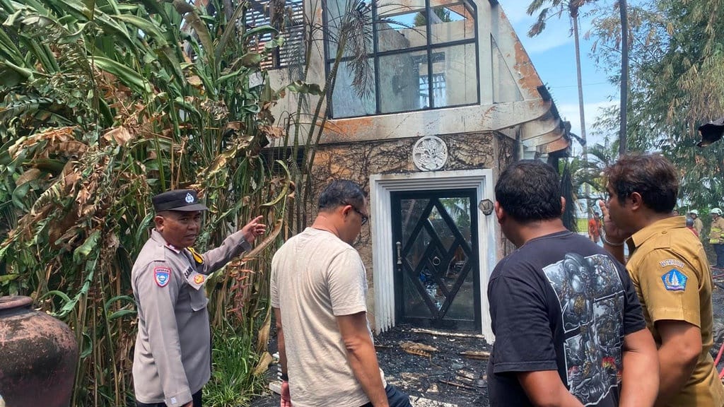 WN Nepal Bakar Vila Rp2 M di Bali saat Usir Laba-laba Pakai Api WN Nepal Bakar Vila Rp2 M di Bali saat Usir Laba-laba Pakai Api