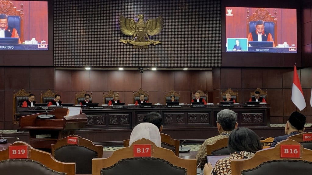 Pertimbangan Lengkap MK Tak Terima Gugatan Ijazah Gibran Pertimbangan Lengkap MK Tak Terima Gugatan Ijazah Gibran