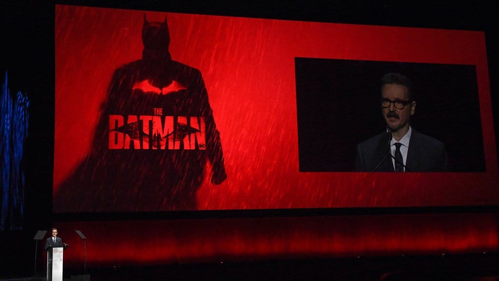 Di Balik Tertundanya Film Batman 2: Keluarga yang Utama Di Balik Tertundanya Film Batman 2: Keluarga yang Utama