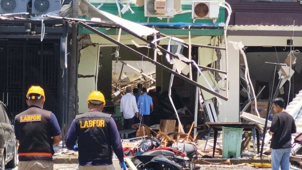 Ledakan Ruko Pakuwon Surabaya: Puluhan Bangunan Rusak, 5 Luka Ledakan Ruko Pakuwon Surabaya: Puluhan Bangunan Rusak, 5 Luka