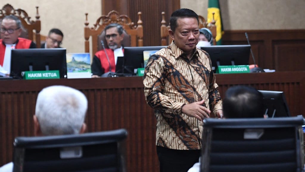 Dakwaan Eks Jampidsus Febrie: Cuci Uang Rp346 M dan Emas 74 Kg Dakwaan Eks Jampidsus Febrie: Cuci Uang Rp346 M dan Emas 74 Kg