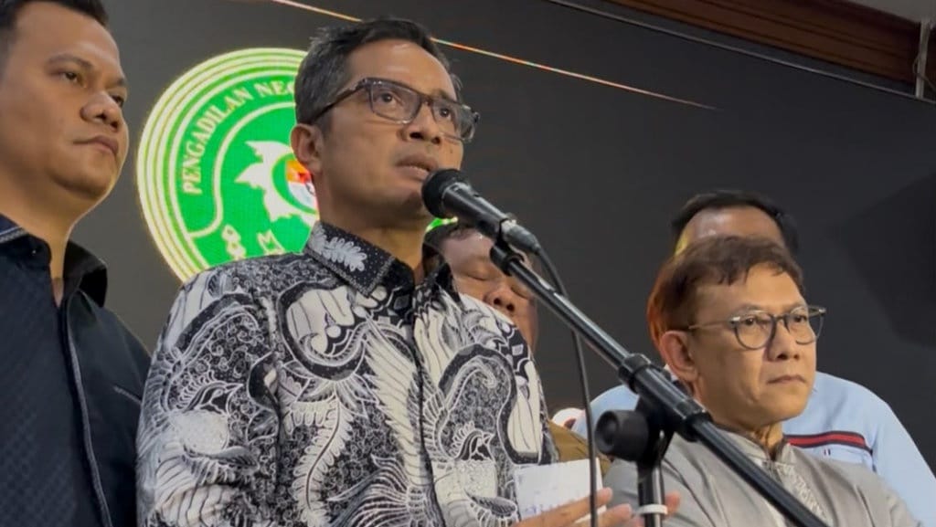 Febri Diansyah Protes Ferry Hongkiriwang Tak Jadi Tersangka Febri Diansyah Protes Ferry Hongkiriwang Tak Jadi Tersangka